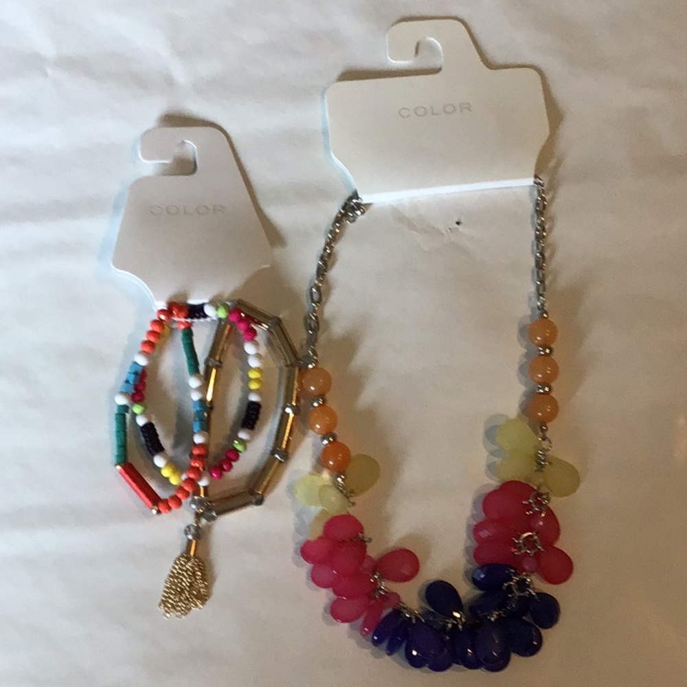 NWT COLOR jewelry set necklace and bracelets